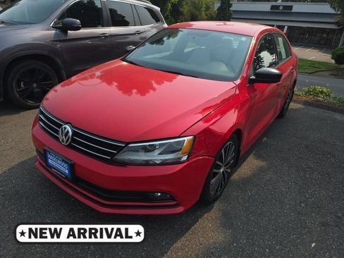 Used 2016 Volkswagen Jetta Sport FWD image 1