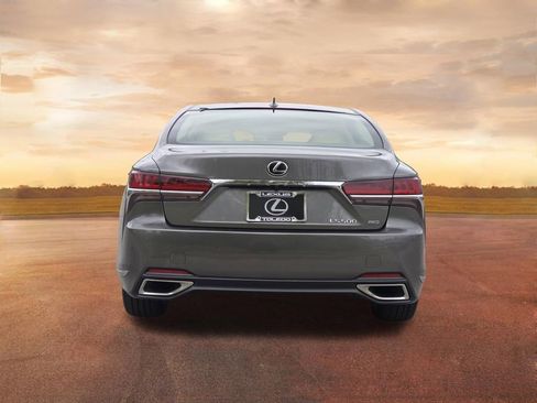 Used 2018 Lexus LS 500 AWD w/ Interior Upgrade Package image 8