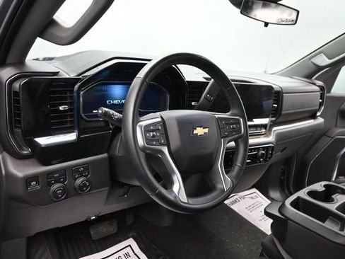 Used 2024 Chevrolet Silverado 1500 LT AWD/4WD image 12
