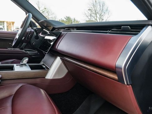 Used 2024 Land Rover Range Rover SE image 49