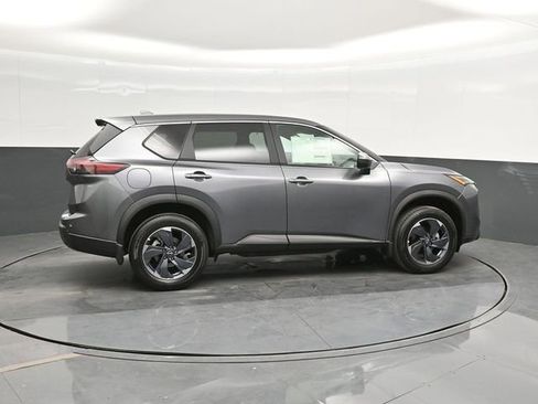Used 2025 Nissan Rogue SV FWD image 4