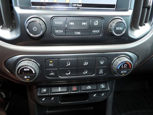 Used 2017 GMC Canyon SLE w/ All Terrain Package AWD/4WD image 22