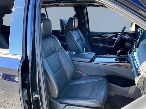 Used 2022 Cadillac Escalade Premium Luxury Platinum image 21