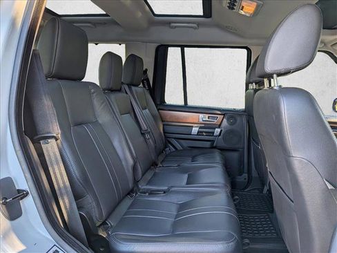 Used 2016 Land Rover LR4 HSE image 23