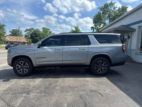 Used 2023 Chevrolet Suburban Z71 w/ Luxury Package AWD/4WD image 3