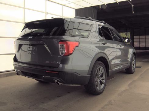 Used 2024 Ford Explorer XLT w/ Equipment Group 202A AWD/4WD image 17