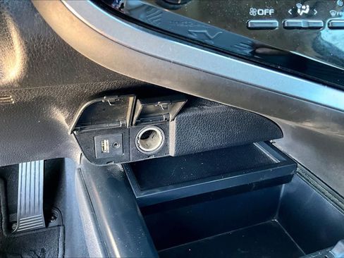 Used 2018 Toyota Camry SE FWD image 31