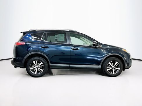 Used 2018 Toyota RAV4 XLE AWD/4WD image 10