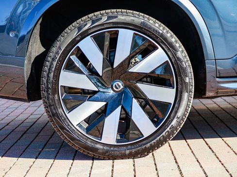 Used 2024 Volvo XC90 T8 Plus w/ Protection Package Premier image 10