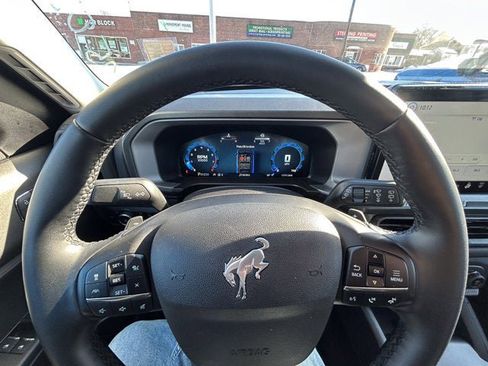 Used 2025 Ford Bronco Sport Badlands image 16