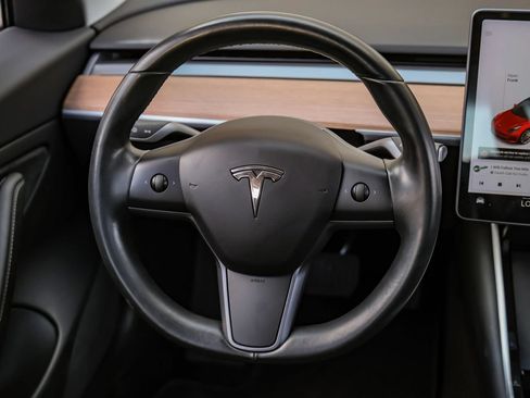 Used 2018 Tesla Model 3 Long Range RWD image 17