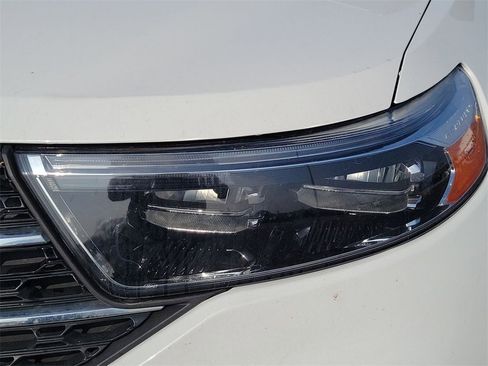 Used 2023 Ford Explorer XLT image 21