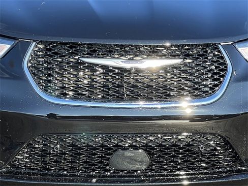 New 2026 Chrysler Pacifica Limited w/ Trailer Tow Group image 45