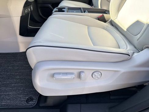 New 2026 Honda Odyssey Touring image 6