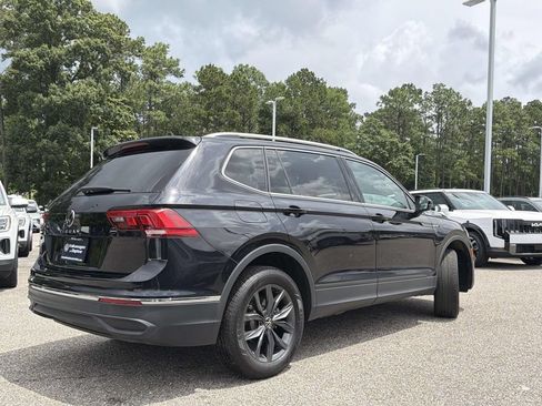 Used 2024 Volkswagen Tiguan SE FWD image 33