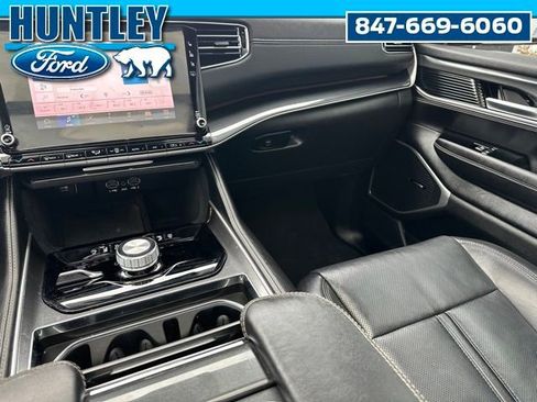 Used 2023 Jeep Wagoneer 4WD w/ Premium Group I image 22