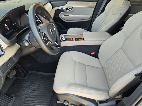 Certified 2026 Volvo XC90 B6 Plus w/ Protection Package Premier AWD/4WD image 11