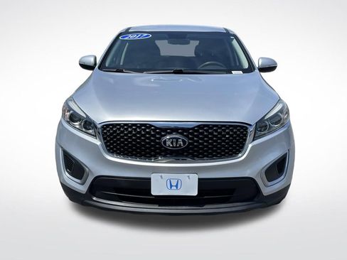 Used 2017 Kia Sorento L FWD image 9