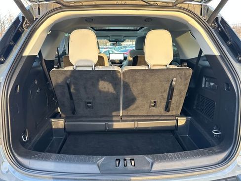 Used 2025 Ford Explorer Active w/ Active Comfort Package image 26