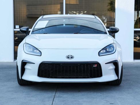 Used 2023 Toyota GR86 Premium RWD image 2