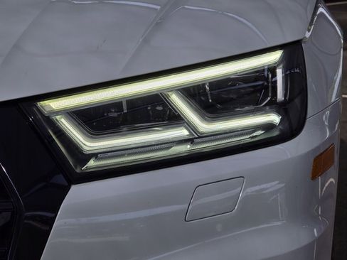 Used 2019 Audi Q5 2.0T Premium Plus w/ Premium Plus Package image 10