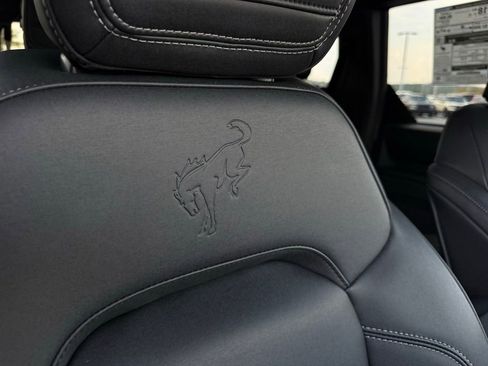 Used 2025 Ford Bronco Badlands image 30