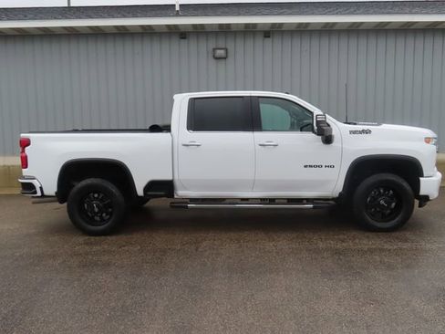 Used 2022 Chevrolet Silverado 2500 High Country AWD/4WD image 2