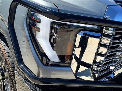 Used 2024 GMC Sierra 2500 Denali w/ Technology Package image 39