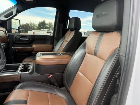 Used 2021 Chevrolet Silverado 2500 High Country w/ Z71 Off-Road Package AWD/4WD image 31