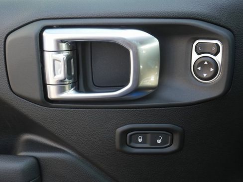 New 2025 Jeep Gladiator Sport image 11