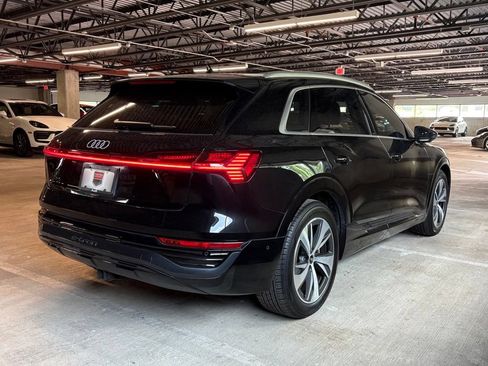 Used 2024 Audi Q8 e-tron Premium Plus w/ Premium Plus Package AWD/4WD image 8