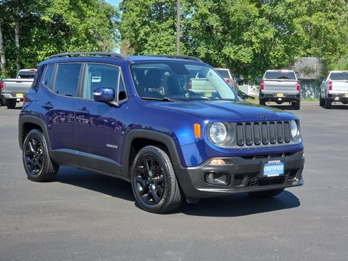Used 2017 Jeep Renegade Altitude FWD image 2