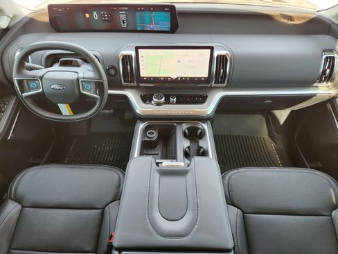 New 2025 Ford Expedition Max Platinum image 24