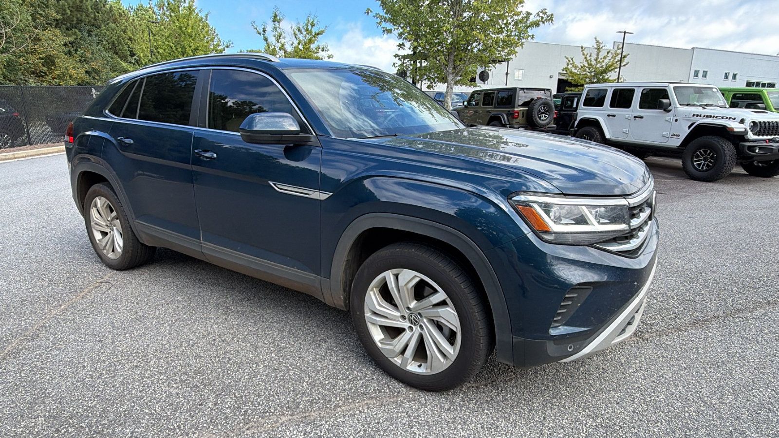 Used 2021 Volkswagen Atlas Cross Sport SEL FWD image 5