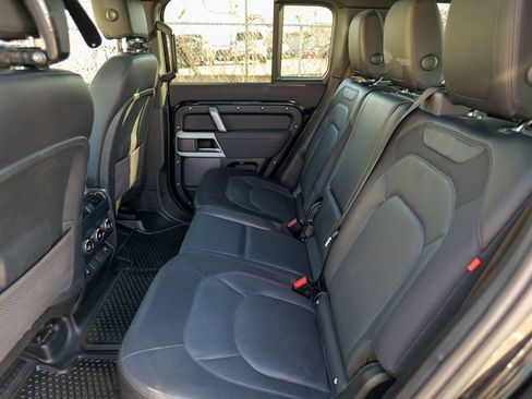 Used 2023 Land Rover Defender 110 X-Dynamic SE AWD/4WD image 28