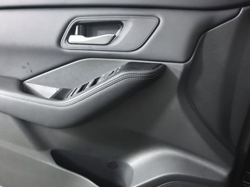 New 2026 Nissan Rogue SV w/ Cold Weather Package AWD/4WD image 19