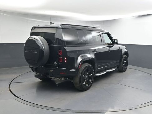 Used 2023 Land Rover Defender 110 X-Dynamic SE AWD/4WD image 25