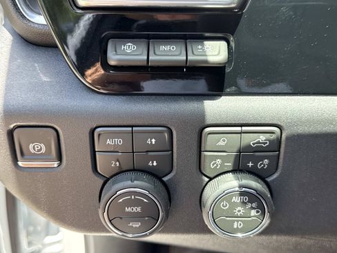 New 2026 Chevrolet Silverado 2500 High Country w/ High Country Premium Package AWD/4WD image 31