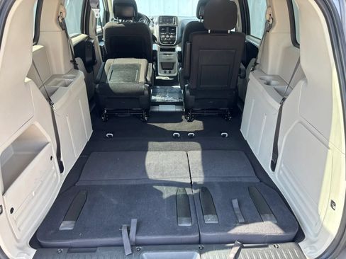 Used 2018 Dodge Grand Caravan SE w/ UConnect Hands-Free Group FWD image 54