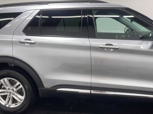 Used 2024 Ford Explorer XLT w/ Equipment Group 202A AWD/4WD image 19