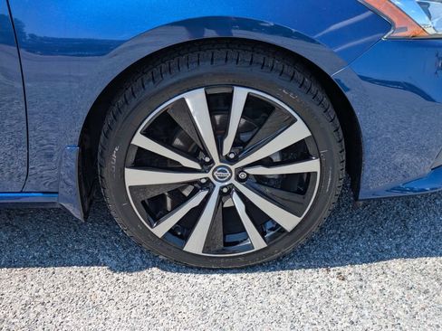 Used 2020 Nissan Altima 2.5 SR w/ Premium Package AWD/4WD image 11