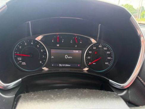 Used 2021 Chevrolet Equinox Premier AWD/4WD image 11