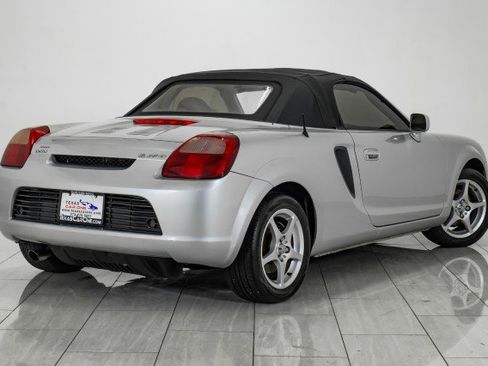 Used 2002 Toyota MR2 image 6