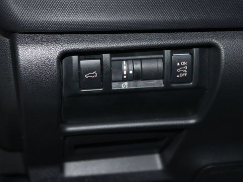 Used 2025 Subaru Forester Premium AWD/4WD image 7