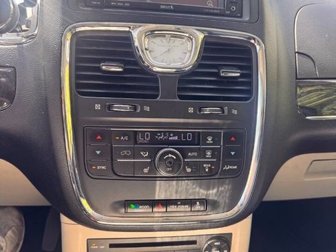 Used 2011 Chrysler Town & Country Touring-L w/ Entertainment Group #2 image 21