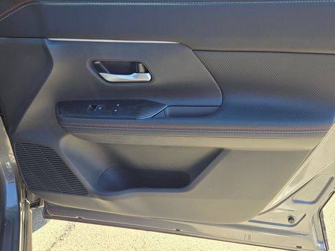 Used 2026 Nissan Kicks SR w/ SR Premium Package FWD image 5