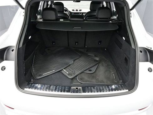 Used 2023 Porsche Cayenne S Platinum image 16