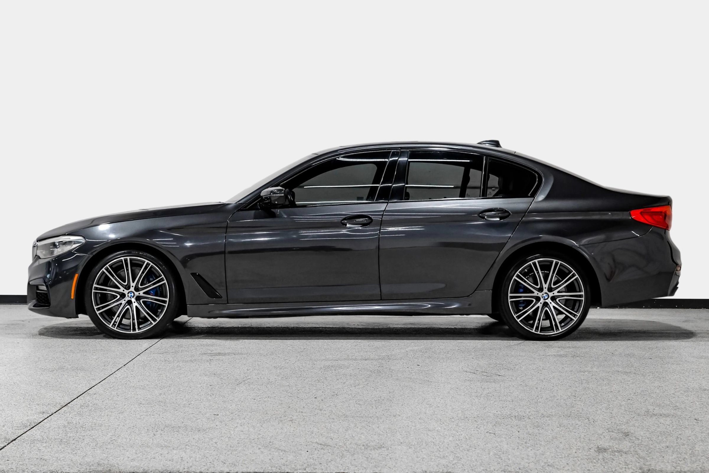 Used 2019 BMW 540i w/ M Sport Package RWD image 9