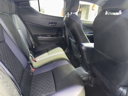Used 2020 Toyota C-HR XLE FWD image 21