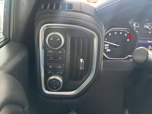 Used 2019 GMC Sierra 1500 SLT image 16